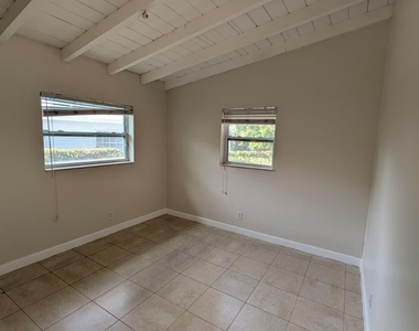 1553 Nw 15th Terrace - Photo Thumbnail 11