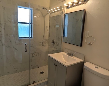 1553 Nw 15th Terrace - Photo Thumbnail 6