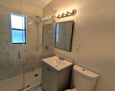 1553 Nw 15th Terrace - Photo Thumbnail 7