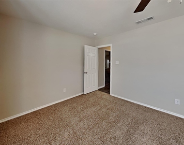 1121 Springwood Drive - Photo Thumbnail 11