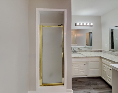 1121 Springwood Drive - Photo Thumbnail 9
