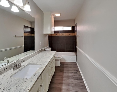 1121 Springwood Drive - Photo Thumbnail 14