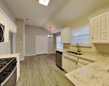 1121 Springwood Drive - Photo Thumbnail 4
