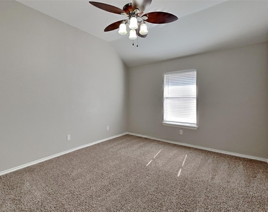 1121 Springwood Drive - Photo Thumbnail 13