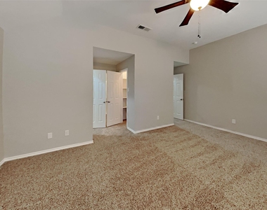 1121 Springwood Drive - Photo Thumbnail 7