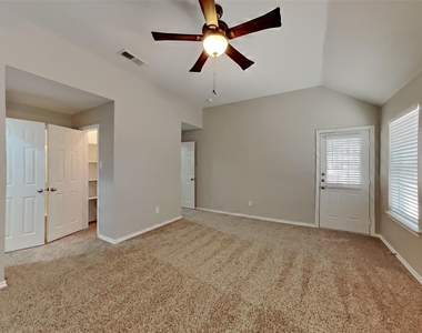 1121 Springwood Drive - Photo Thumbnail 6