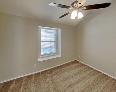 3116 Fox Hollow Drive - Photo Thumbnail 12