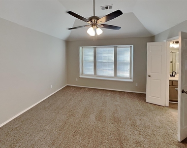 3116 Fox Hollow Drive - Photo Thumbnail 6