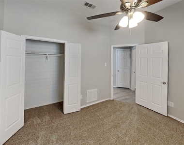 3116 Fox Hollow Drive - Photo Thumbnail 11