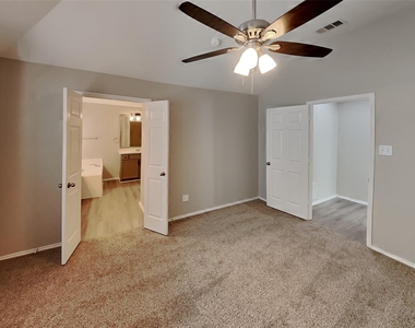 3116 Fox Hollow Drive - Photo Thumbnail 7