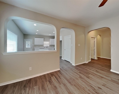 11704 Anna Grace Drive - Photo Thumbnail 2
