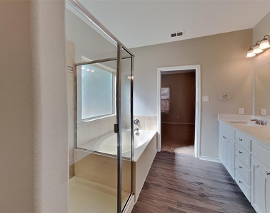 11704 Anna Grace Drive - Photo Thumbnail 9