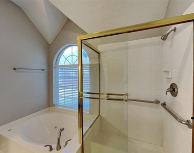 10400 Napa Valley Drive - Photo Thumbnail 12