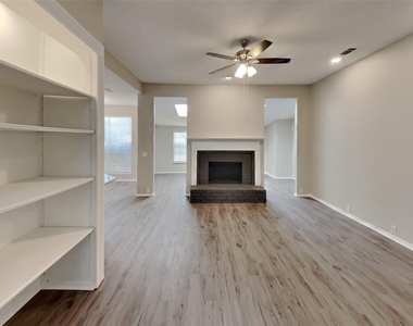 10400 Napa Valley Drive - Photo Thumbnail 2