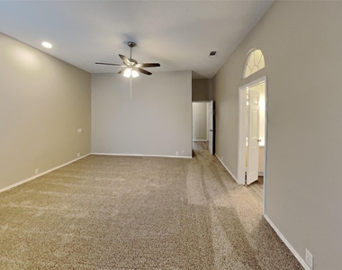 10400 Napa Valley Drive - Photo Thumbnail 10