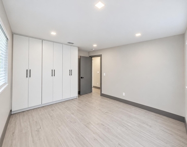 1402 Ne 2nd Avenue - Photo Thumbnail 5