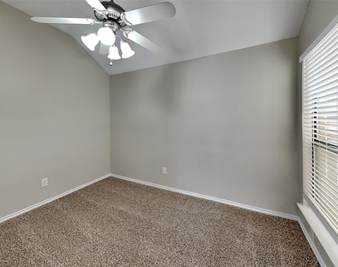 6929 Aston Drive - Photo Thumbnail 10