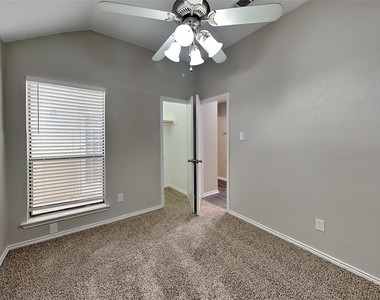 6929 Aston Drive - Photo Thumbnail 11