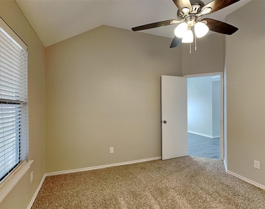6929 Aston Drive - Photo Thumbnail 7