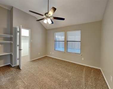 6929 Aston Drive - Photo Thumbnail 6