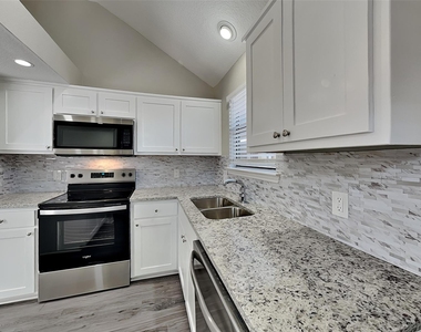 6929 Aston Drive - Photo Thumbnail 3