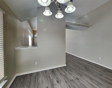 6929 Aston Drive - Photo Thumbnail 5