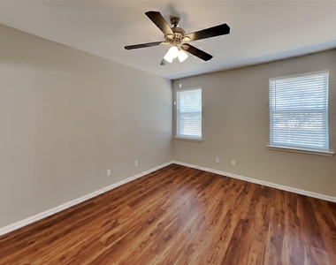8728 Sumter Way - Photo Thumbnail 6