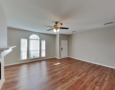 8728 Sumter Way - Photo Thumbnail 2