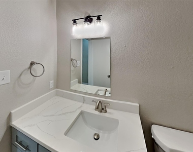 8728 Sumter Way - Photo Thumbnail 15