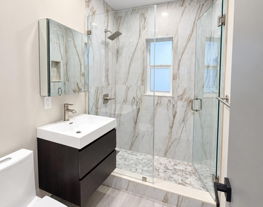 1623 Ne 3rd Avenue - Photo Thumbnail 4