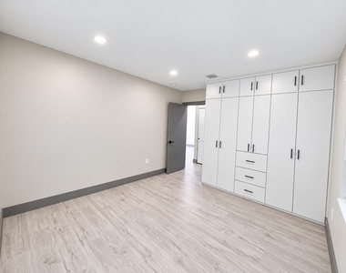 1623 Ne 3rd Avenue - Photo Thumbnail 3
