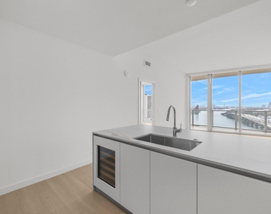 1400 Biscayne Boulevard - Photo Thumbnail 3