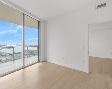 1400 Biscayne Boulevard - Photo Thumbnail 9