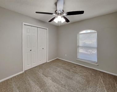 1506 Warwick Drive - Photo Thumbnail 10