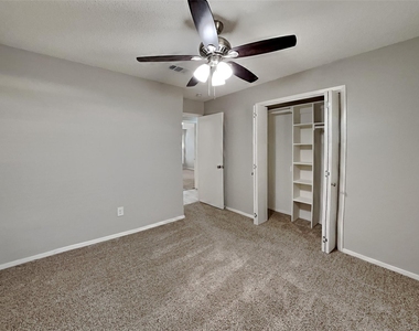 1506 Warwick Drive - Photo Thumbnail 12