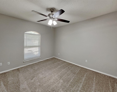 1506 Warwick Drive - Photo Thumbnail 13