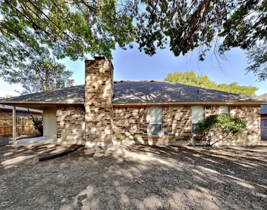 1506 Warwick Drive - Photo Thumbnail 16