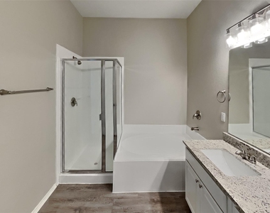 5105 Persimmon Court - Photo Thumbnail 8