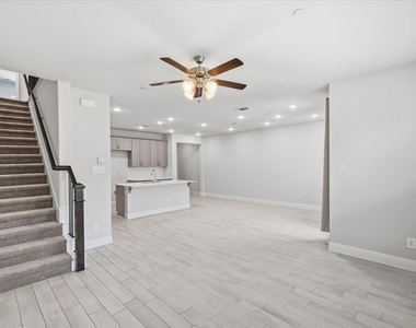 519 Sequoia Street - Photo Thumbnail 9