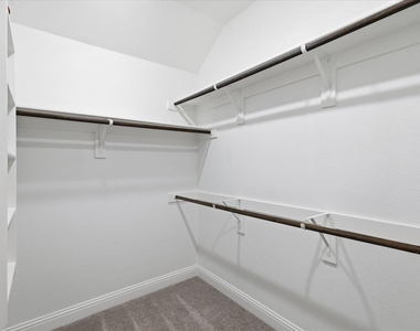 519 Sequoia Street - Photo Thumbnail 15