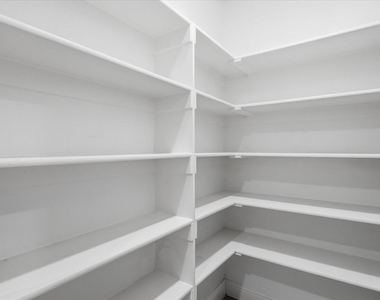 519 Sequoia Street - Photo Thumbnail 8