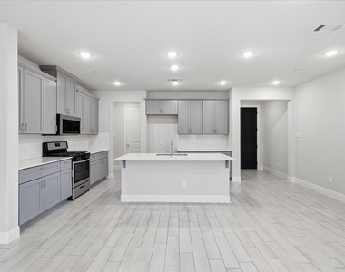 519 Sequoia Street - Photo Thumbnail 3