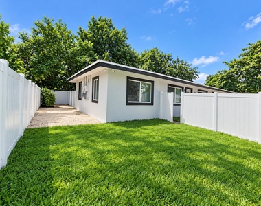 1621 Ne 3rd Avenue - Photo Thumbnail 9