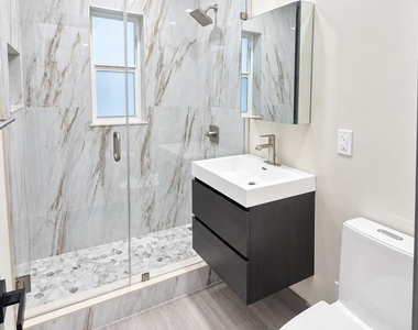 1621 Ne 3rd Avenue - Photo Thumbnail 4