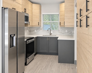 1621 Ne 3rd Avenue - Photo Thumbnail 5