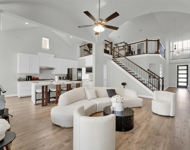 3520 Helios Lane - Photo Thumbnail 4