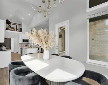 3520 Helios Lane - Photo Thumbnail 13