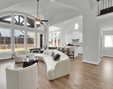 3520 Helios Lane - Photo Thumbnail 6