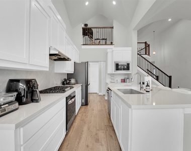 3520 Helios Lane - Photo Thumbnail 10