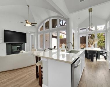 3520 Helios Lane - Photo Thumbnail 8